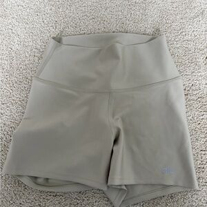 ALO Yoga Women's 3Inch High-Waist Airlift Shorts